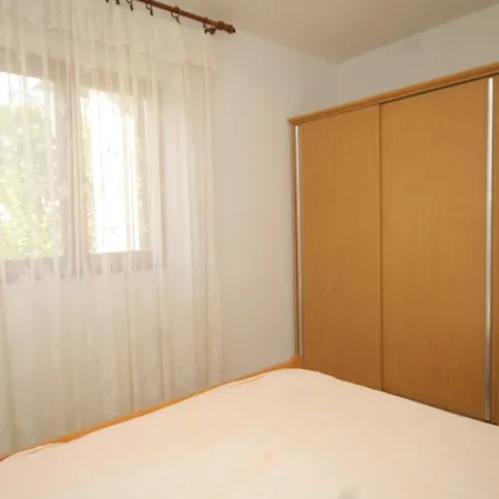 Vis 2435a Appartamento Kut